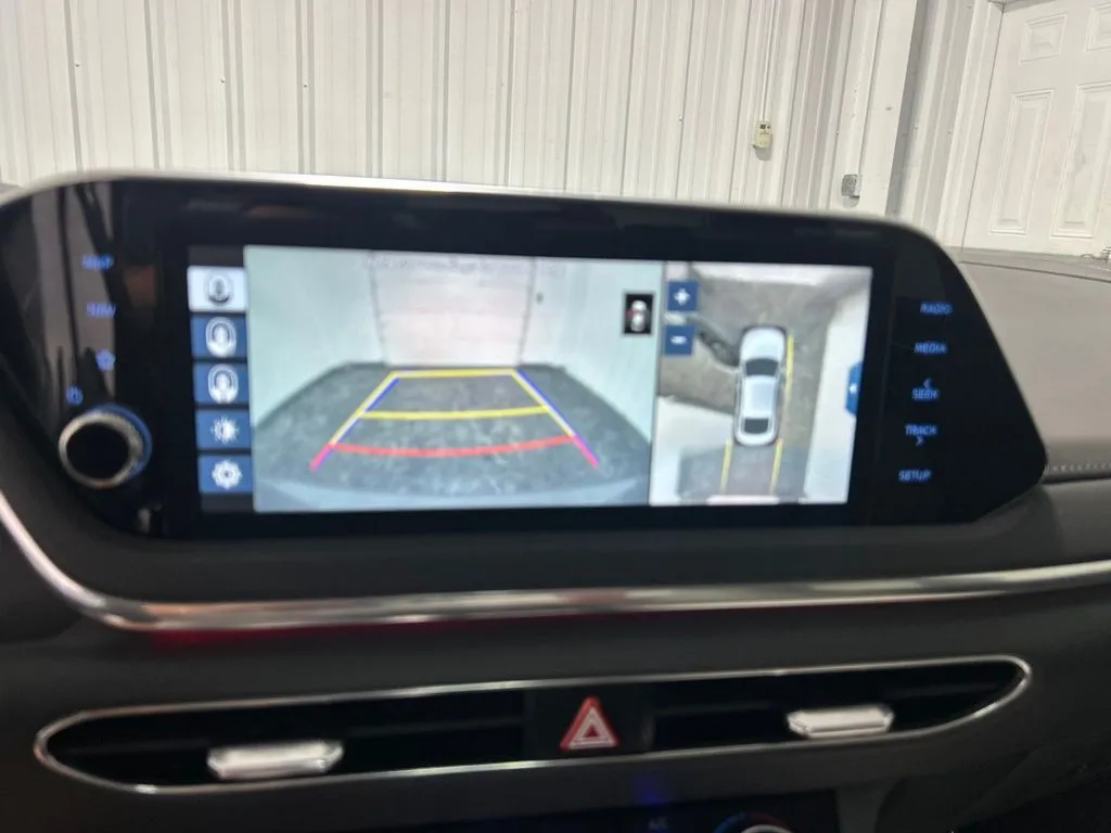 Hyundai Sonata photo 21