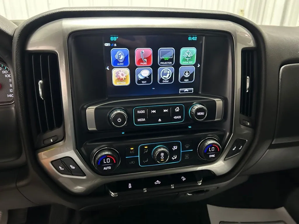 Chevrolet Silverado photo 26
