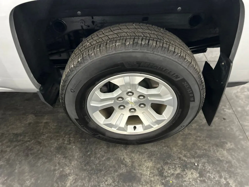 Chevrolet Silverado photo 8