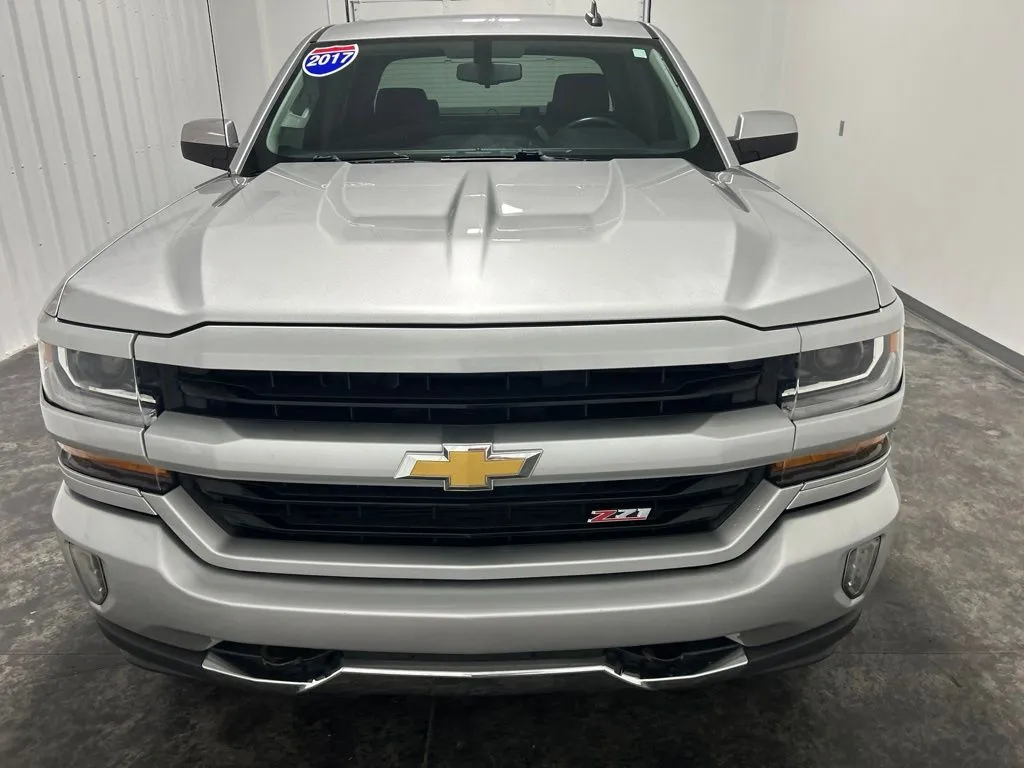 Chevrolet Silverado photo 6