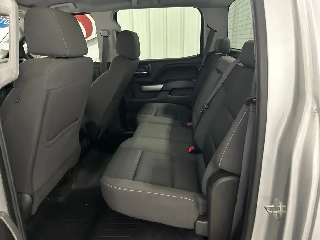 Chevrolet Silverado photo 16