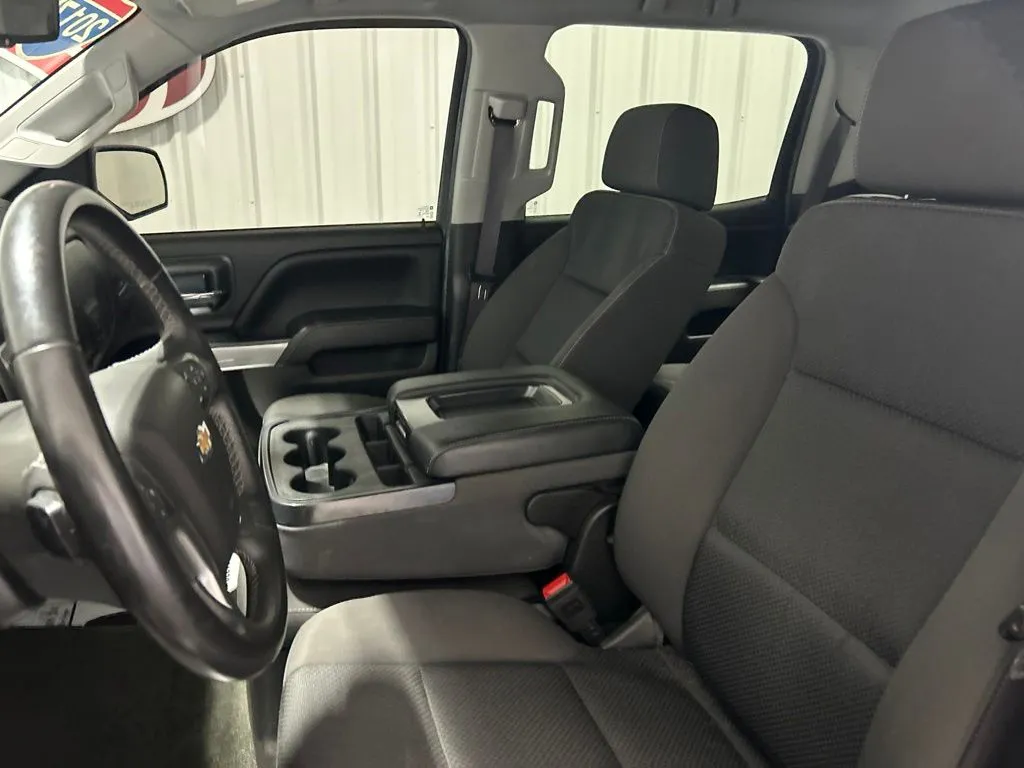 Chevrolet Silverado photo 14