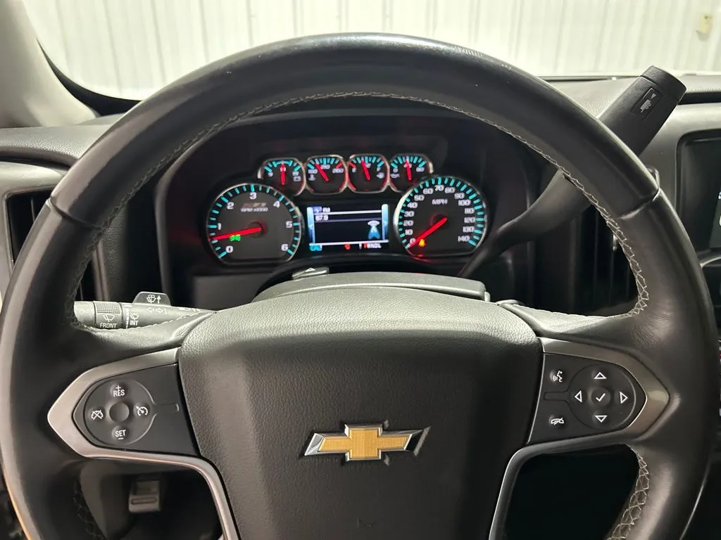 Chevrolet Silverado photo 25
