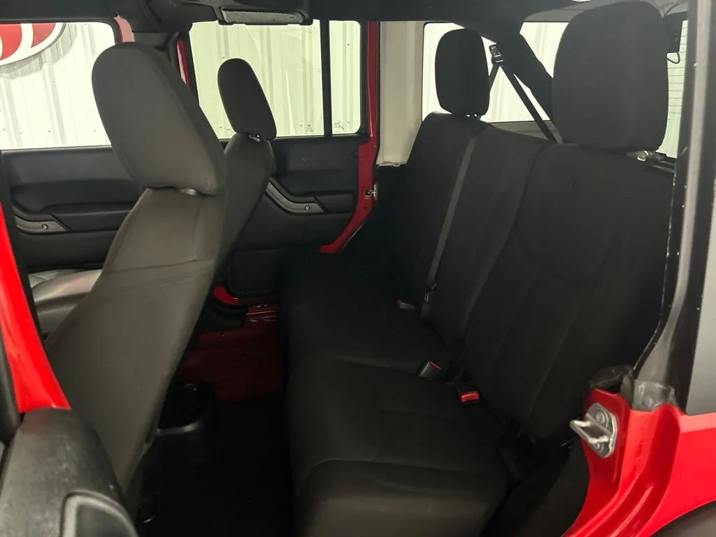 Jeep Wrangler photo 14