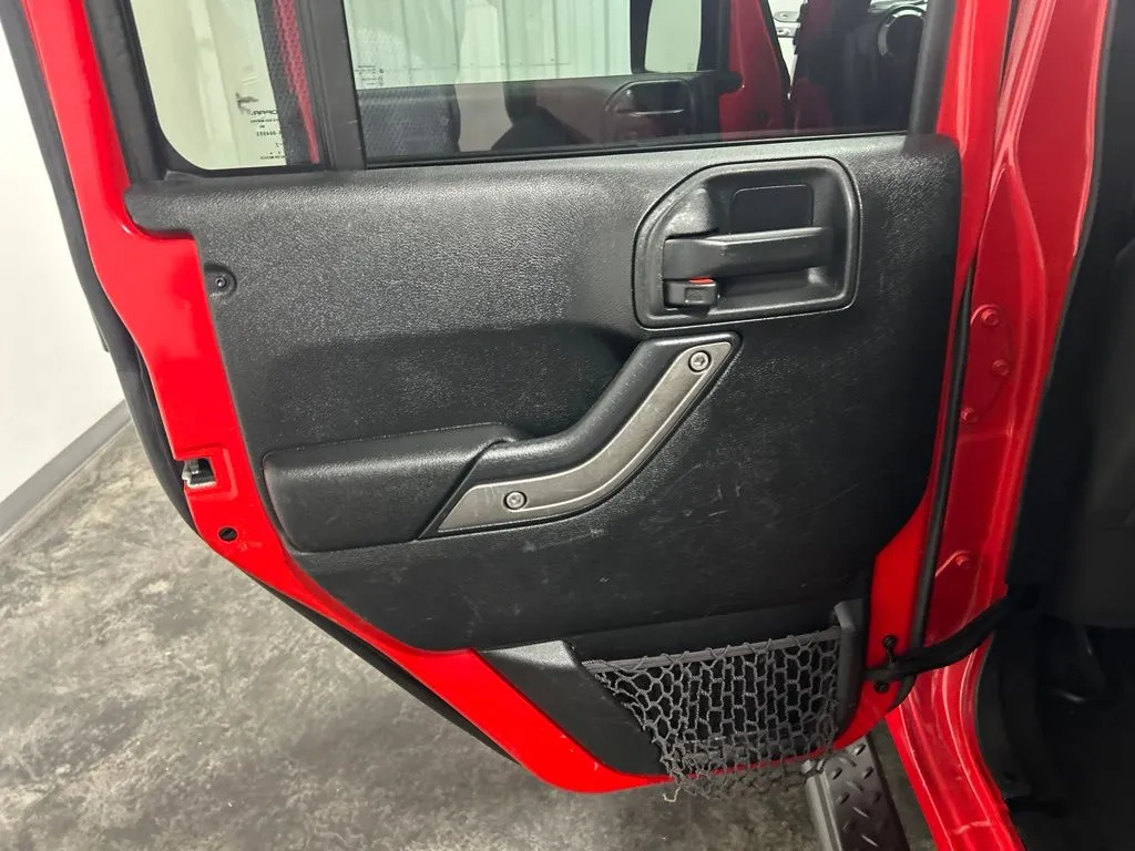 Jeep Wrangler photo 15