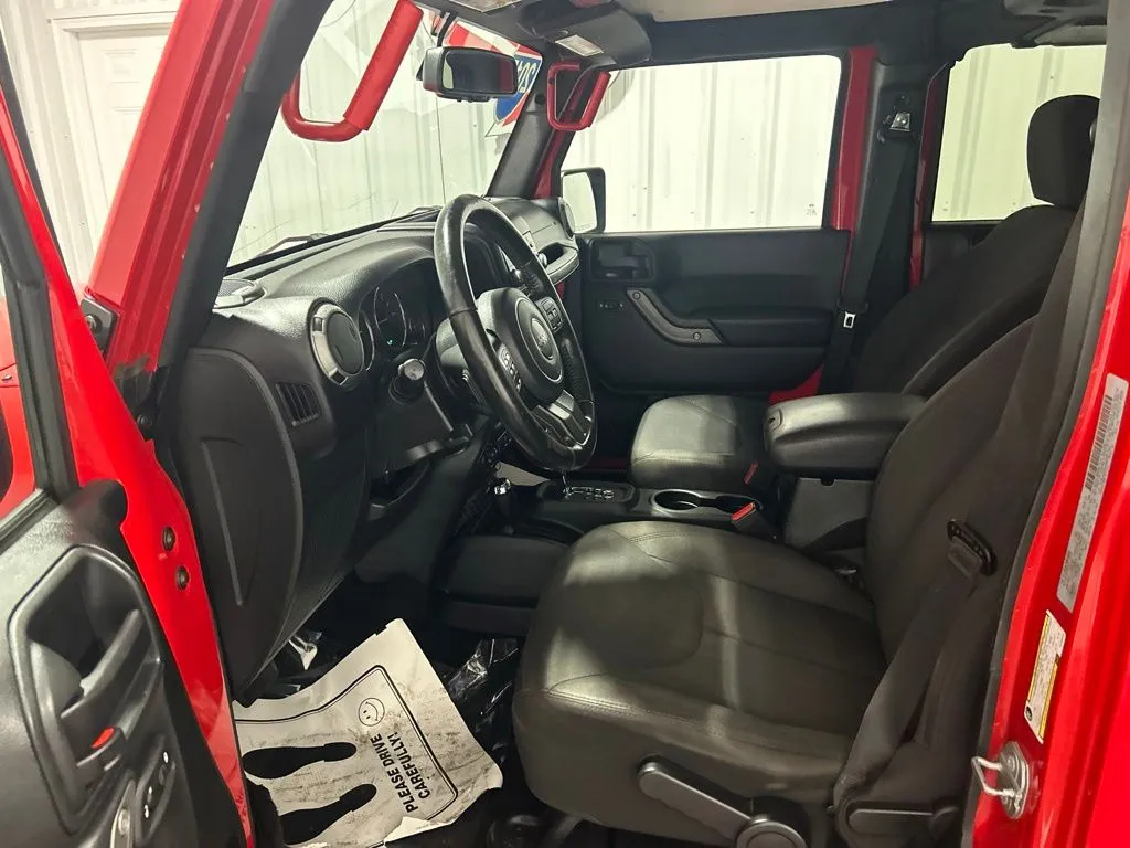 Jeep Wrangler photo 12