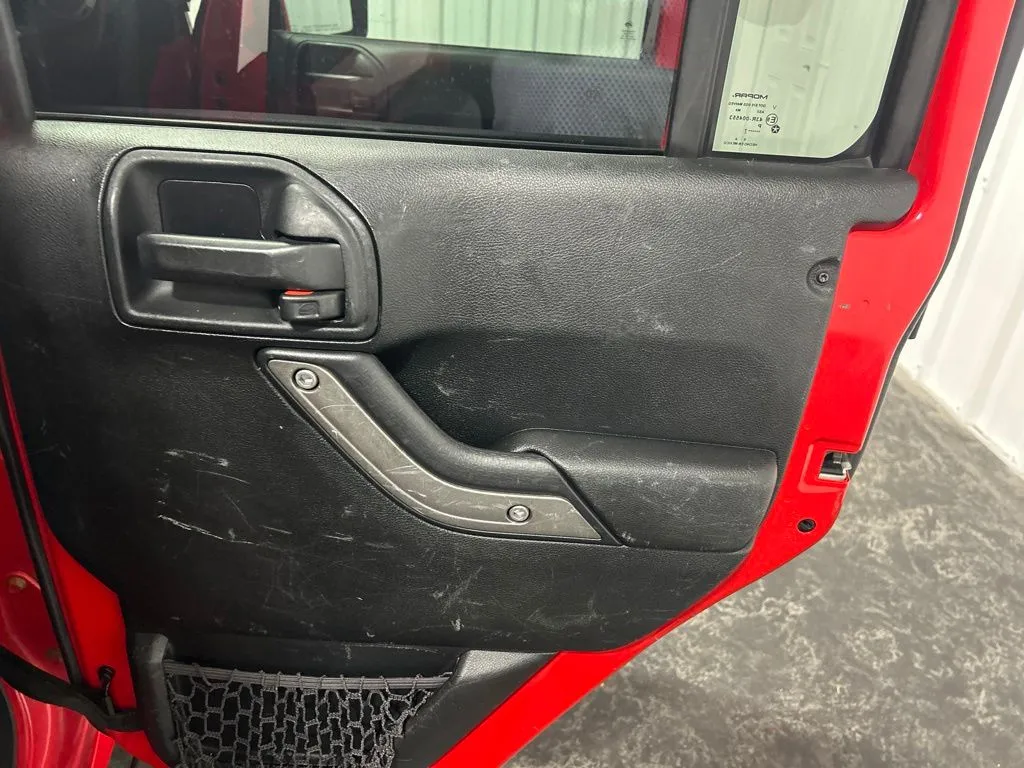 Jeep Wrangler photo 20