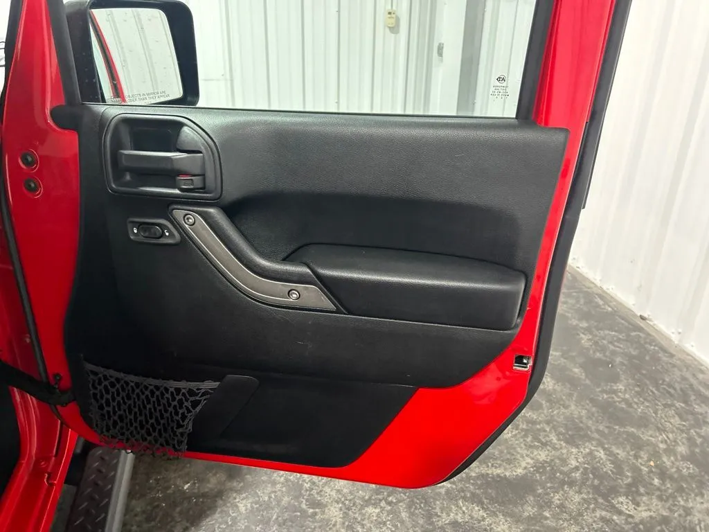 Jeep Wrangler photo 18