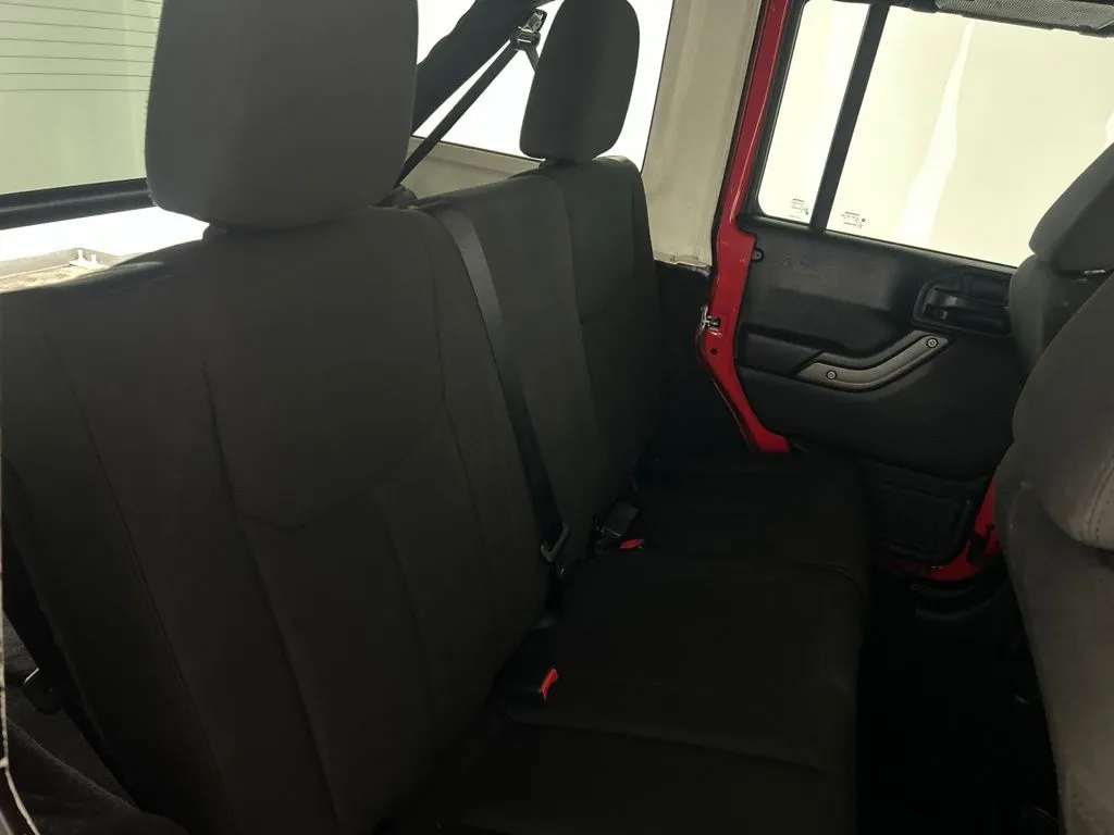 Jeep Wrangler photo 19