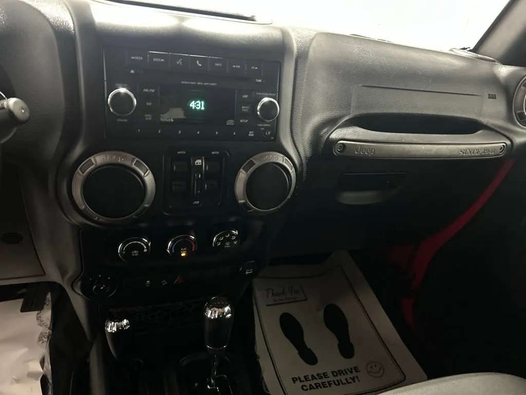 Jeep Wrangler photo 23