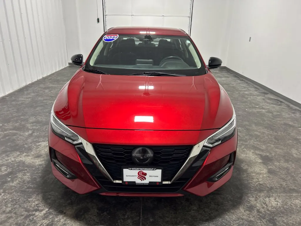 Nissan Sentra photo 2