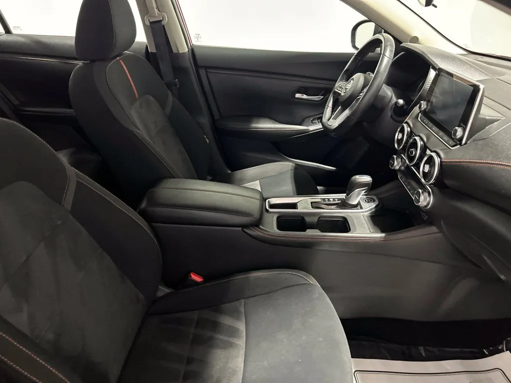Nissan Sentra photo 17