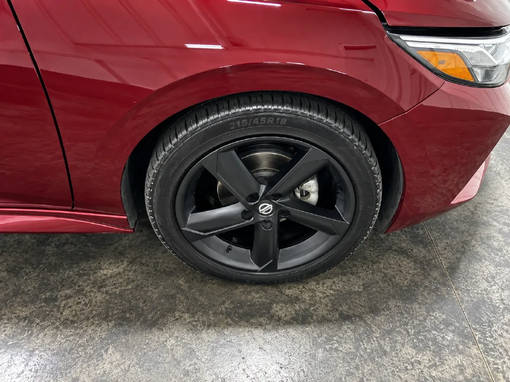 Nissan Sentra photo 9