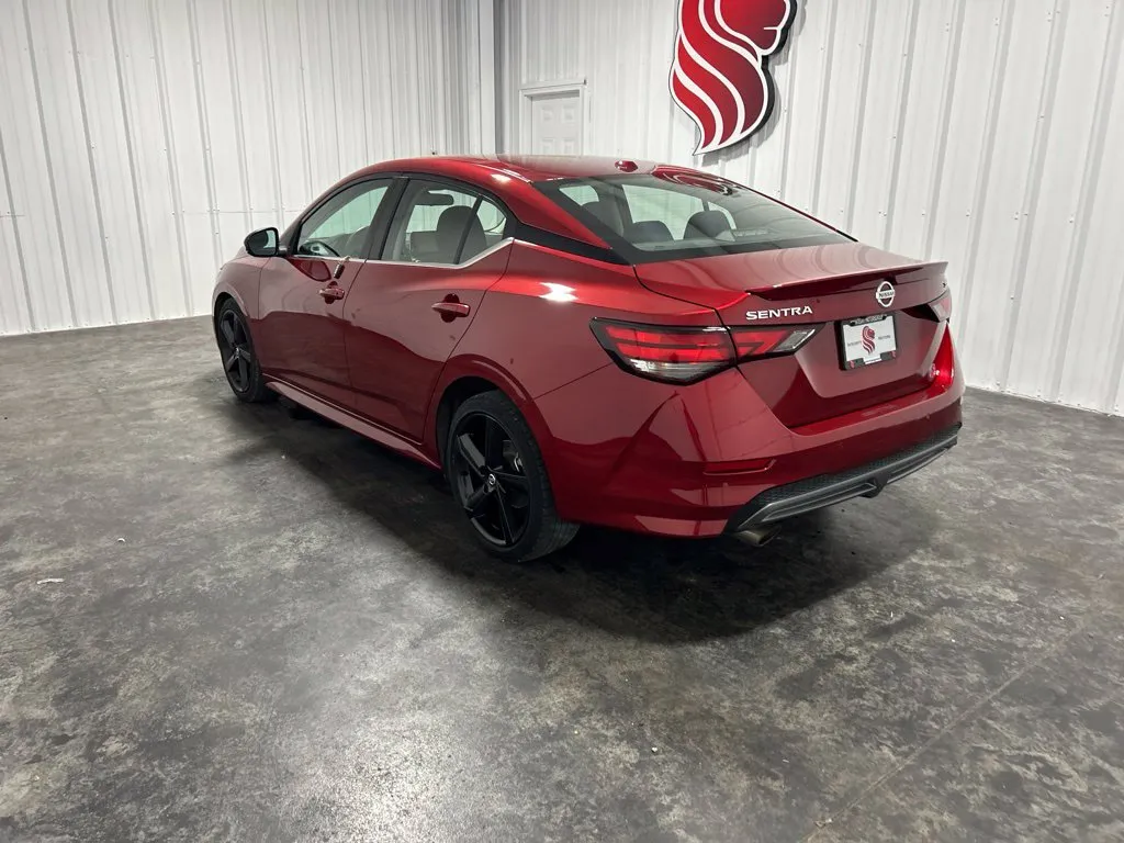 Nissan Sentra photo 3