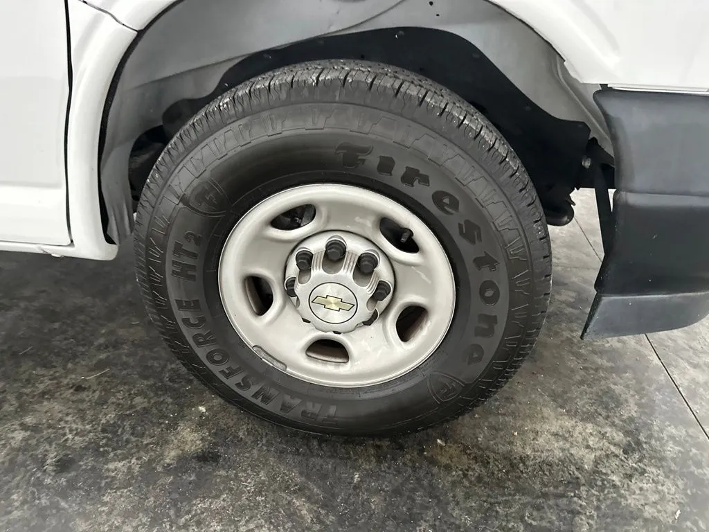 Chevrolet Express photo 4