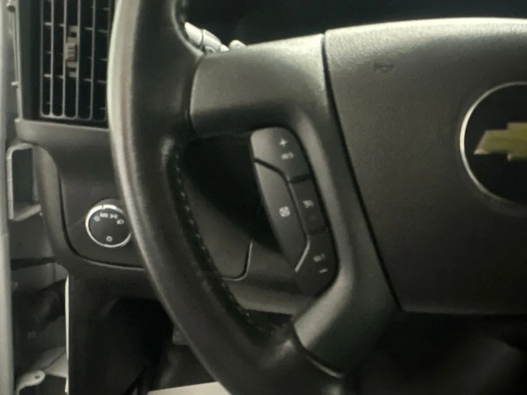 Chevrolet Express photo 14