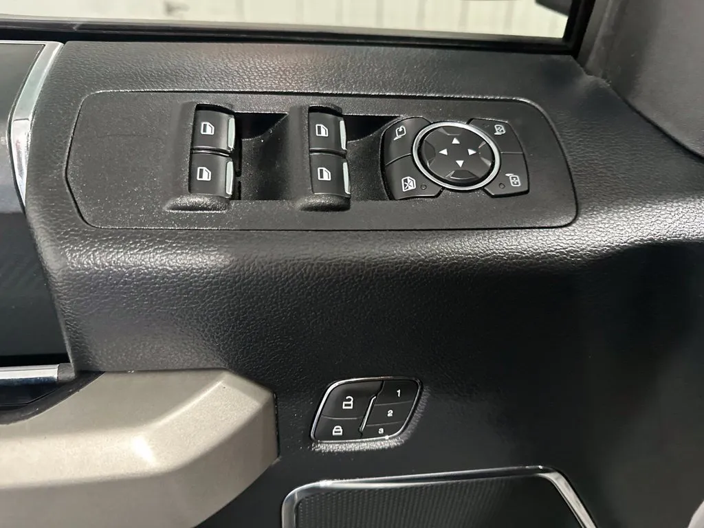 Ford F-150 photo 12