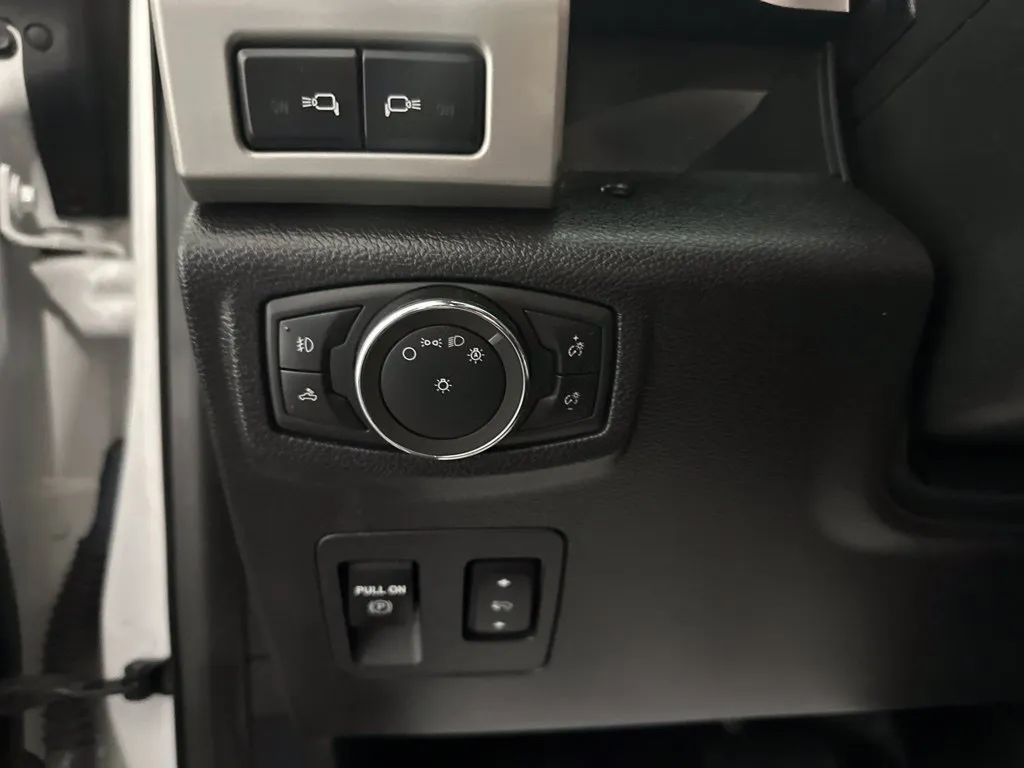 Ford F-150 photo 17