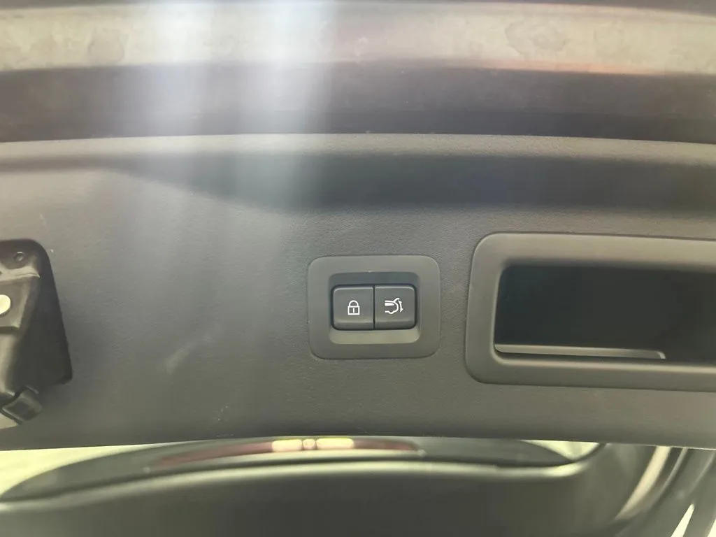 Mazda CX-90 photo 17