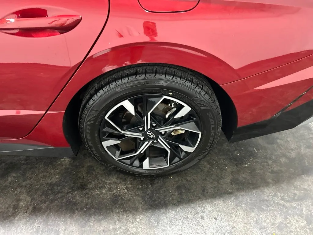 Hyundai Sonata photo 8