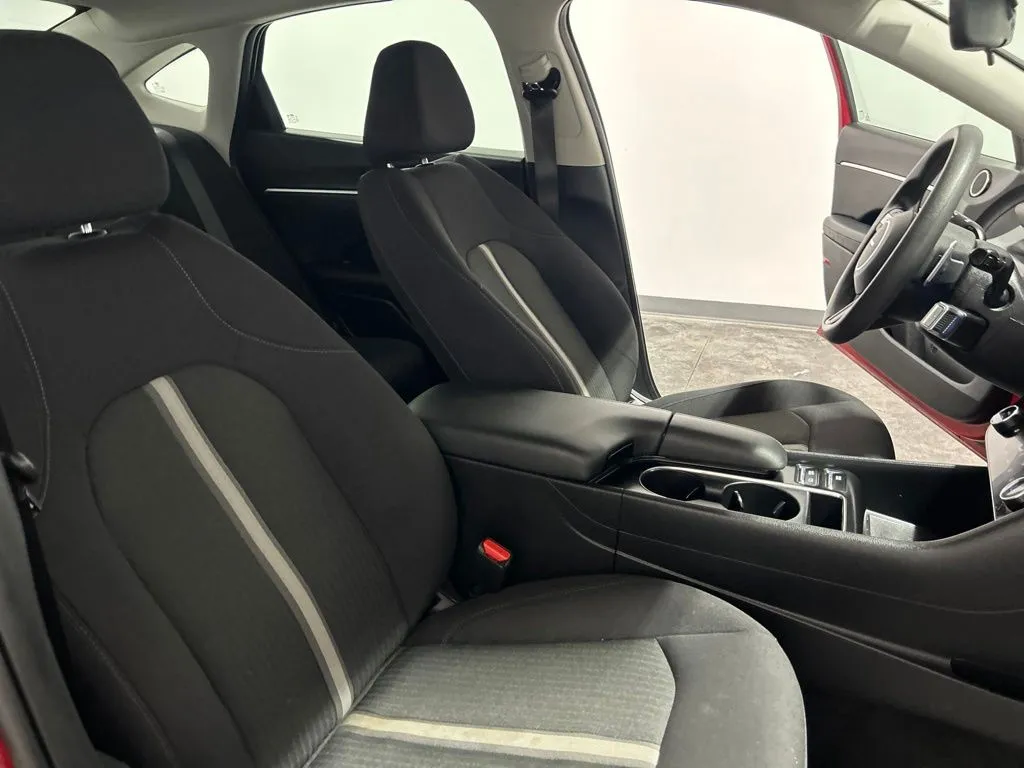 Hyundai Sonata photo 16