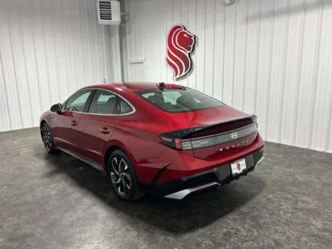 Photos of 2025 Hyundai Sonata SEL for sale in Evansville, IN at Integrity Motors Group