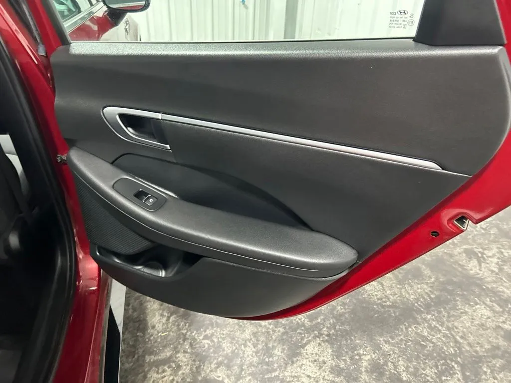 Hyundai Sonata photo 19