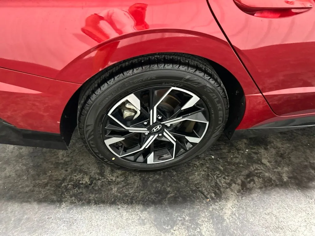 Hyundai Sonata photo 9