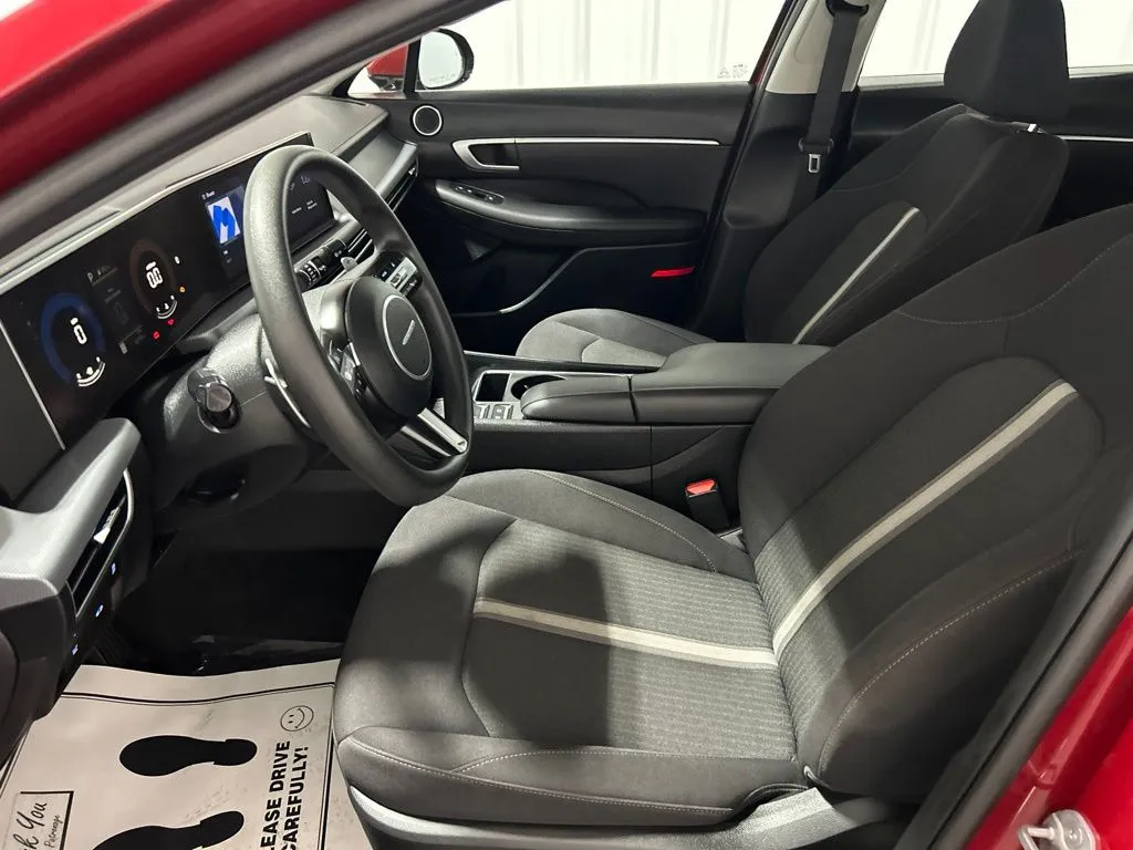 Hyundai Sonata photo 12