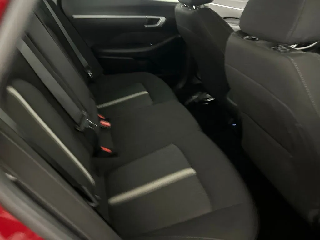 Hyundai Sonata photo 18