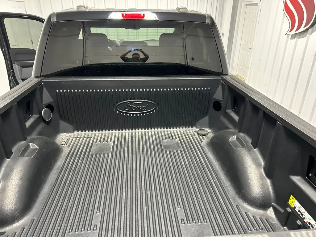 Ford F-150 photo 9