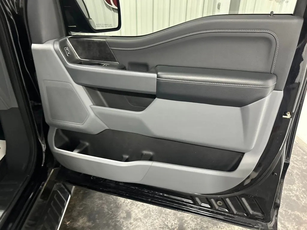 Ford F-150 photo 18