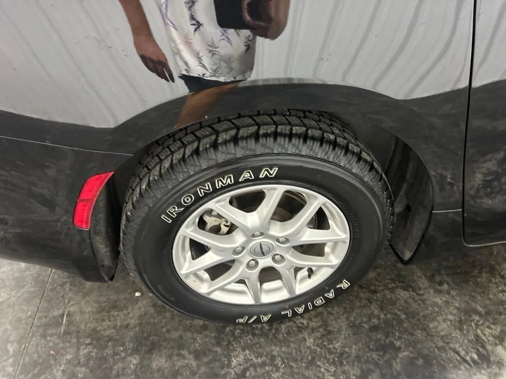 Chrysler Pacifica photo 8