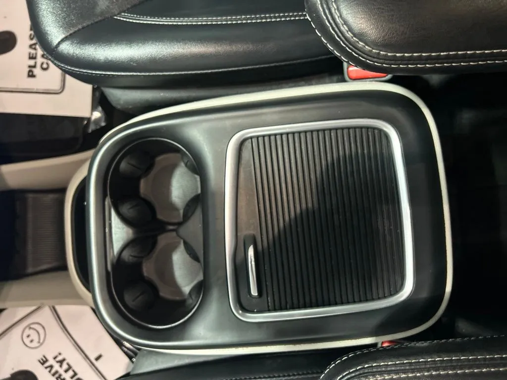 Chrysler Pacifica photo 31