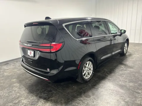 More photos of 2024 Chrysler Pacifica Touring L at Integrity Motors Group, IN