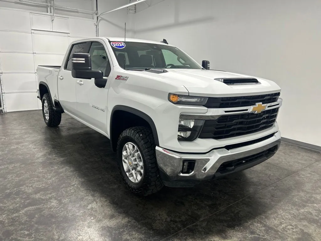 Chevrolet Silverado photo 7