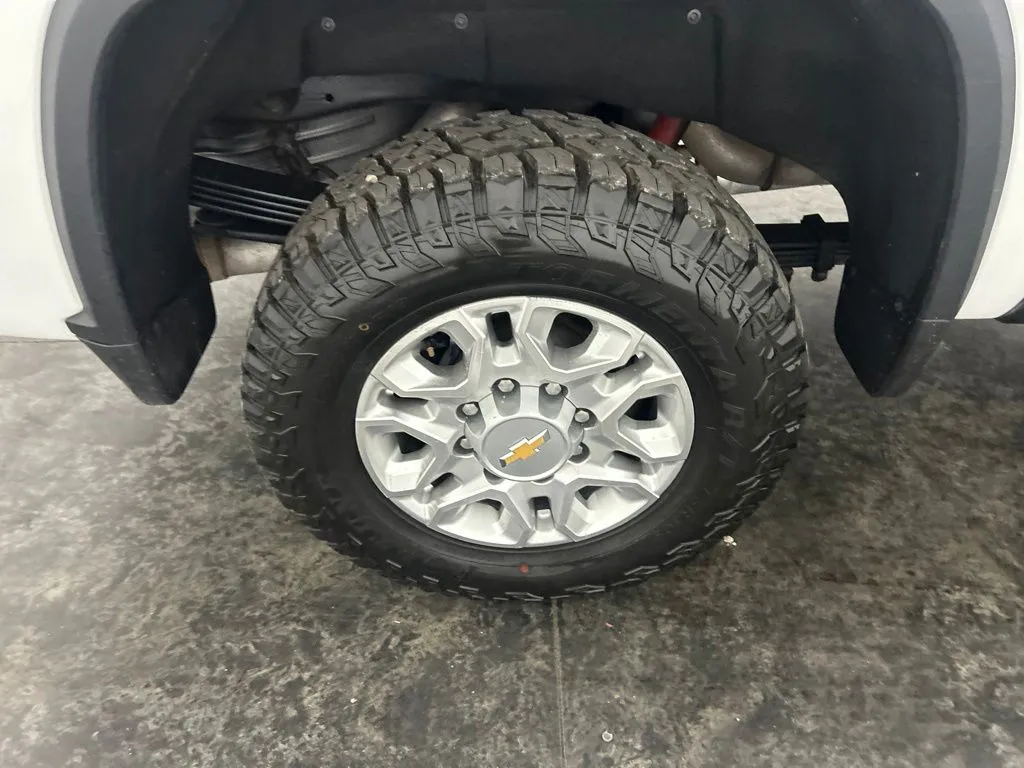 Chevrolet Silverado photo 11