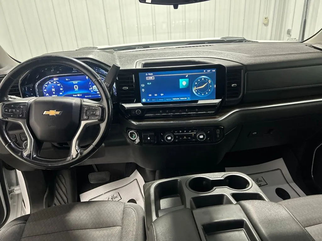 Chevrolet Silverado photo 22