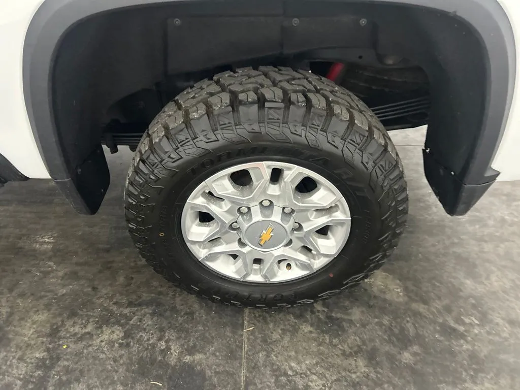 Chevrolet Silverado photo 10