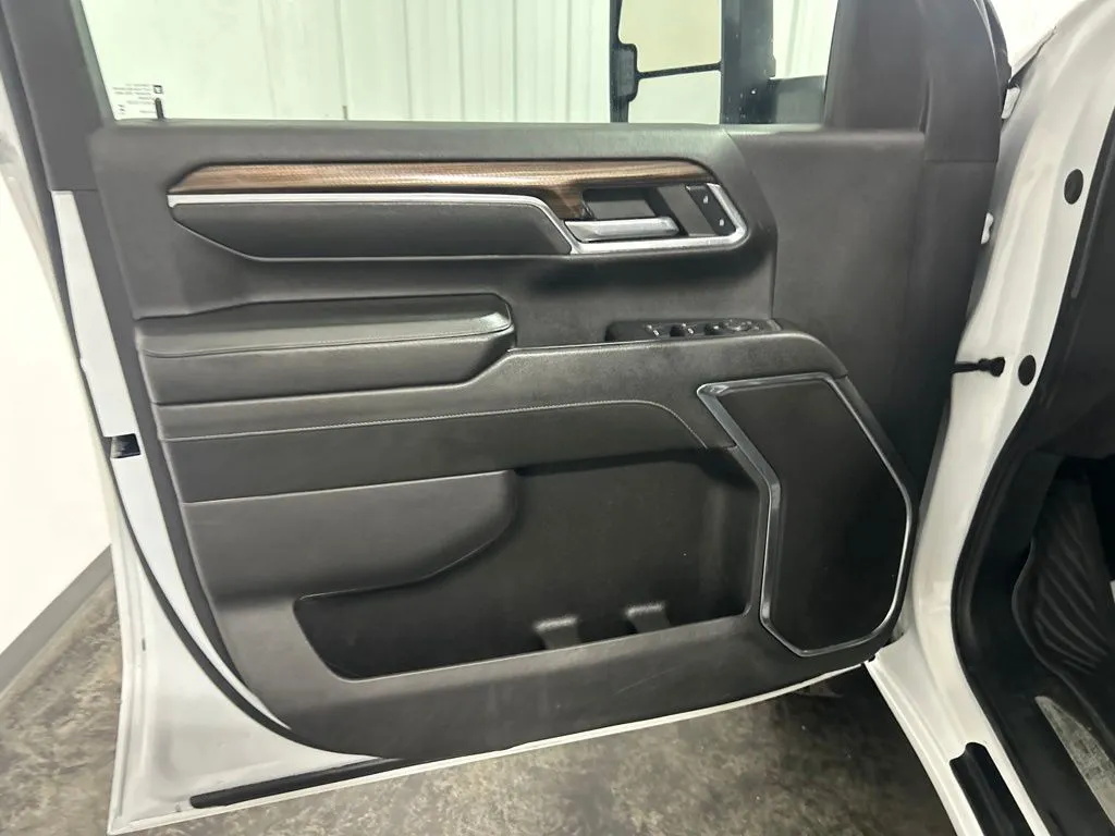 Chevrolet Silverado photo 15