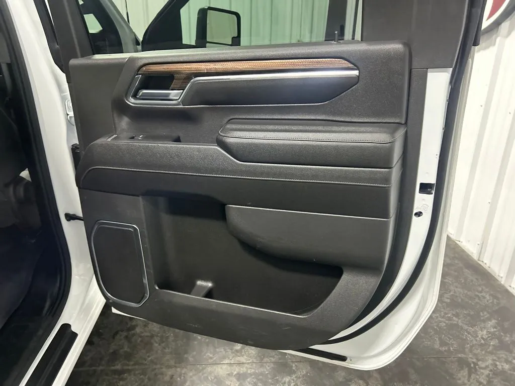 Chevrolet Silverado photo 21