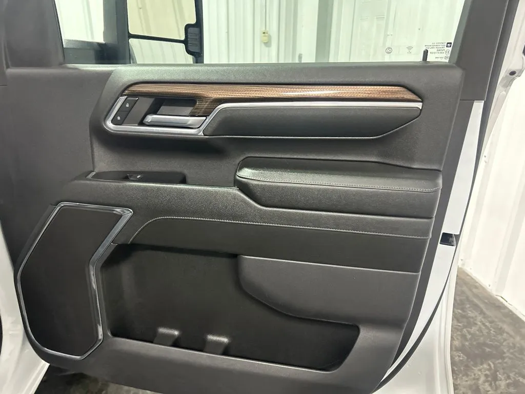 Chevrolet Silverado photo 19