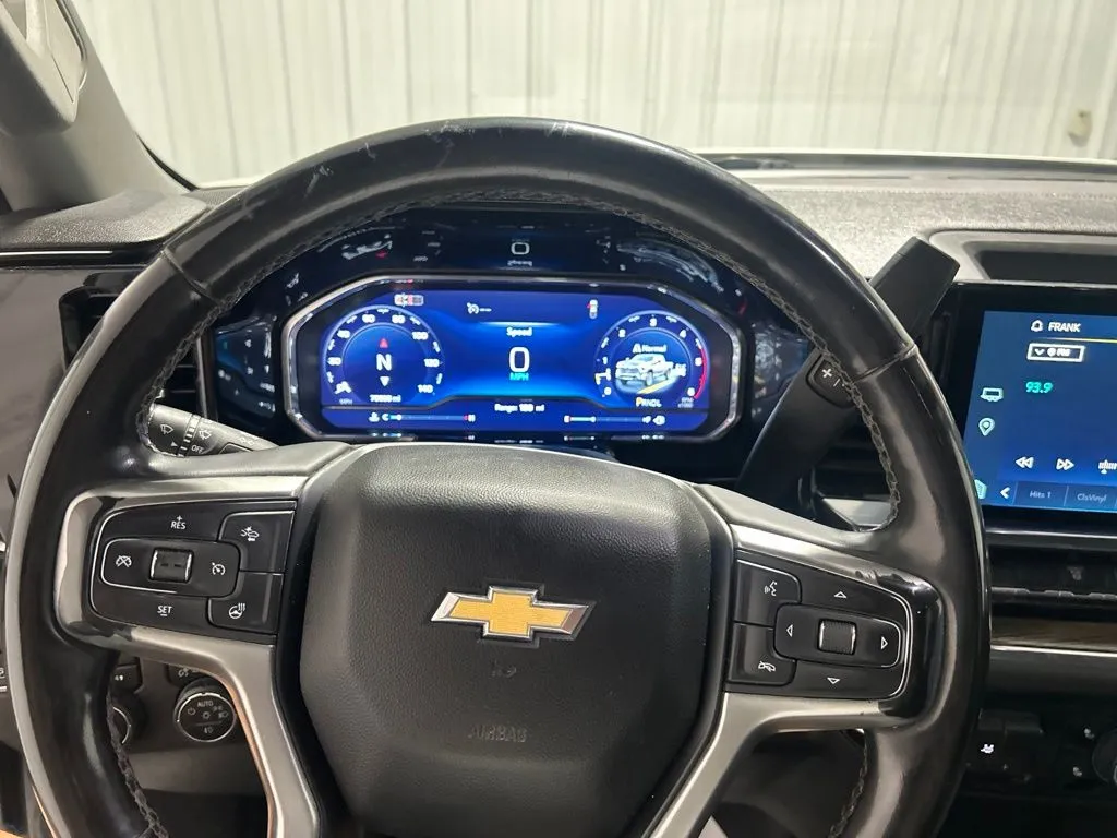 Chevrolet Silverado photo 25