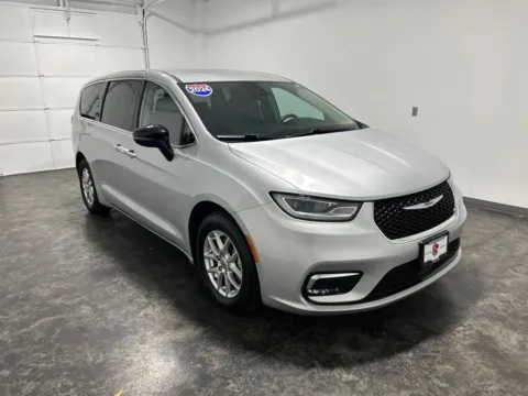 More photos of 2024 Chrysler Pacifica Touring L at Integrity Motors Group, IN