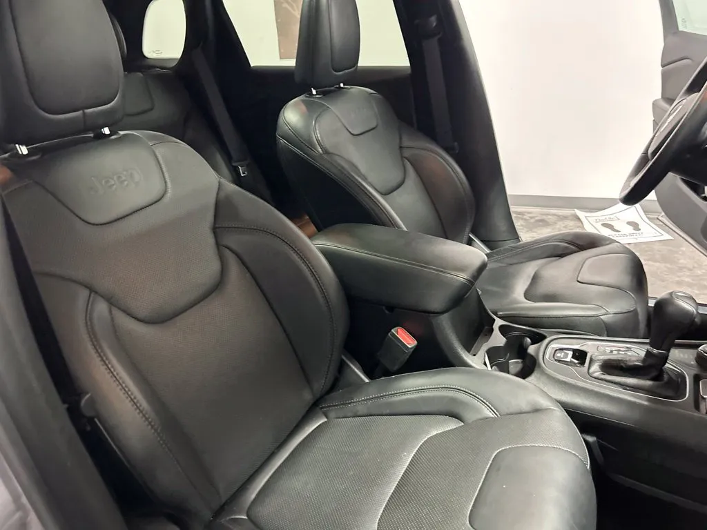 Jeep Cherokee photo 21