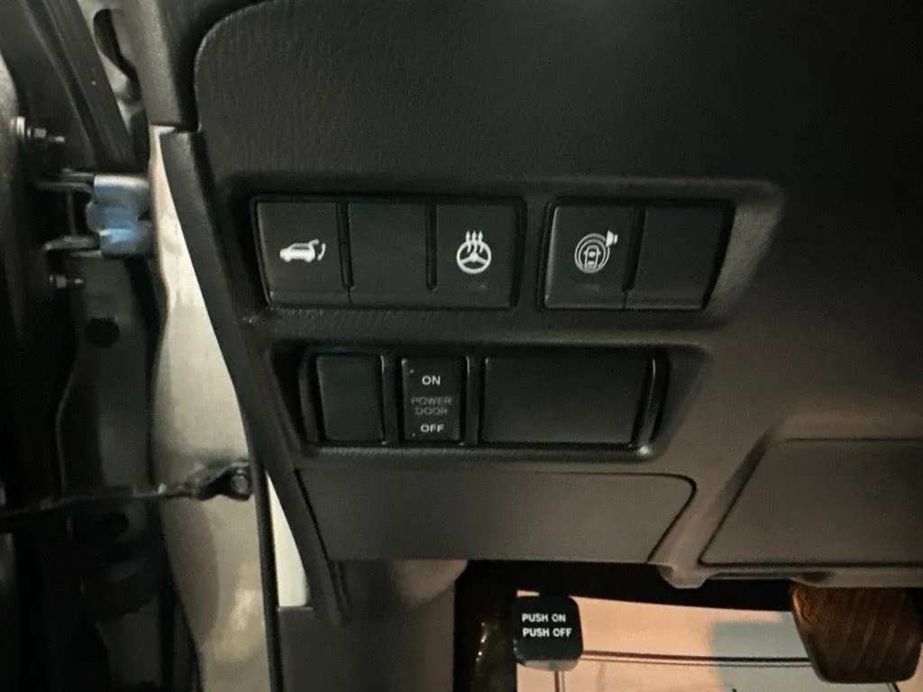 Nissan Armada photo 9