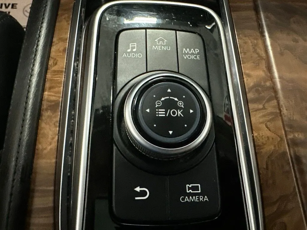 Nissan Armada photo 16