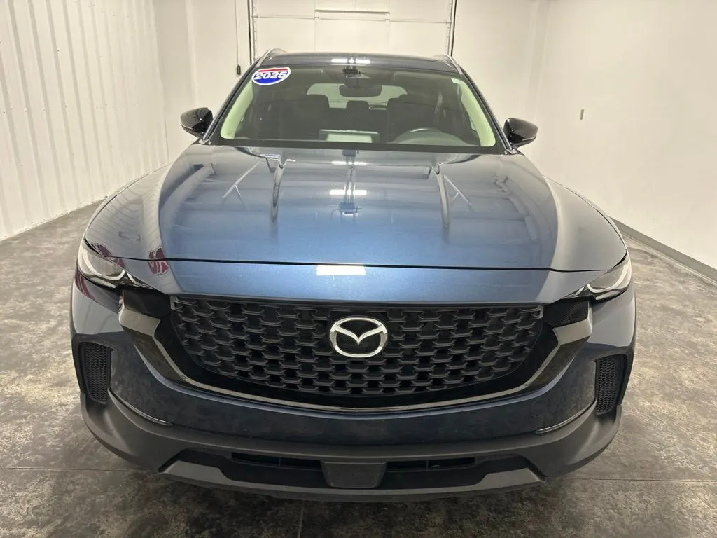 Mazda CX-50 photo 2