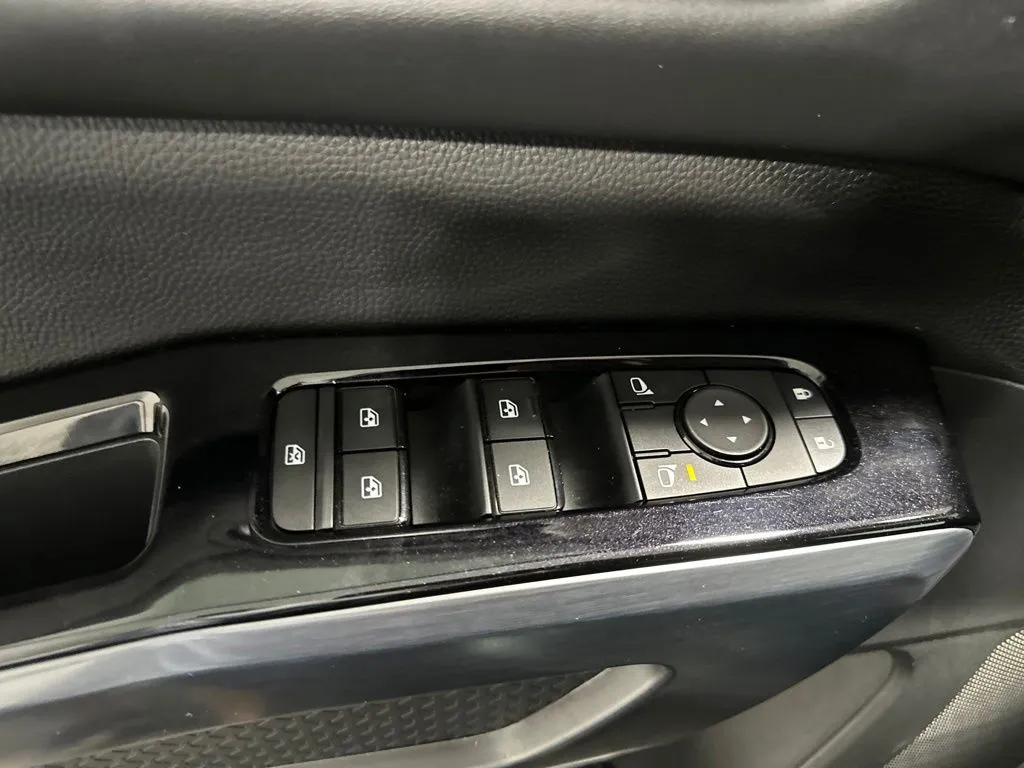 Nissan Pathfinder photo 11
