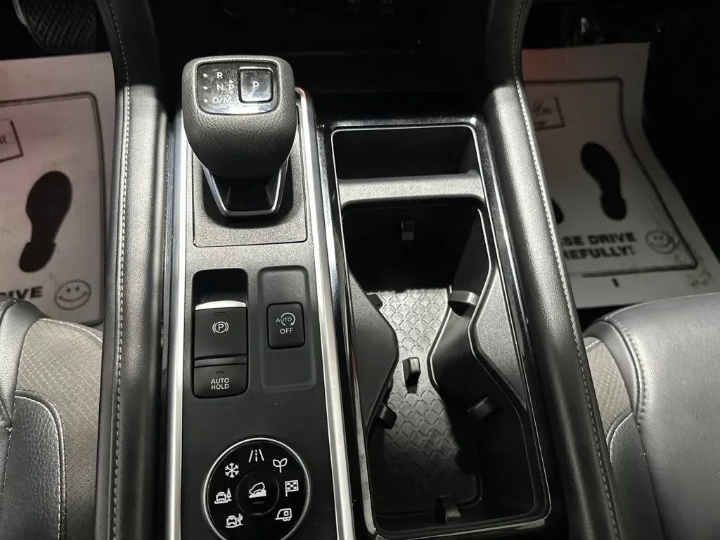 Nissan Pathfinder photo 17